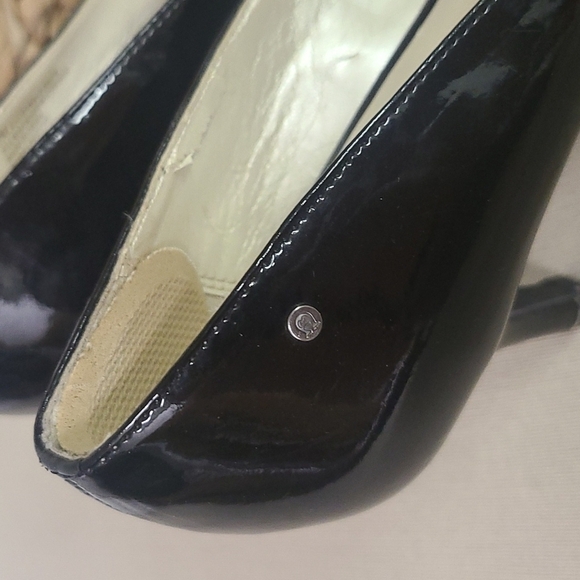 Etienne Aigner Black Patent Leather Heels 7M - Picture 4 of 8